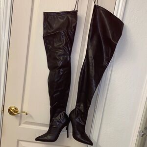 Elegant Black Over-the-Knee Boots